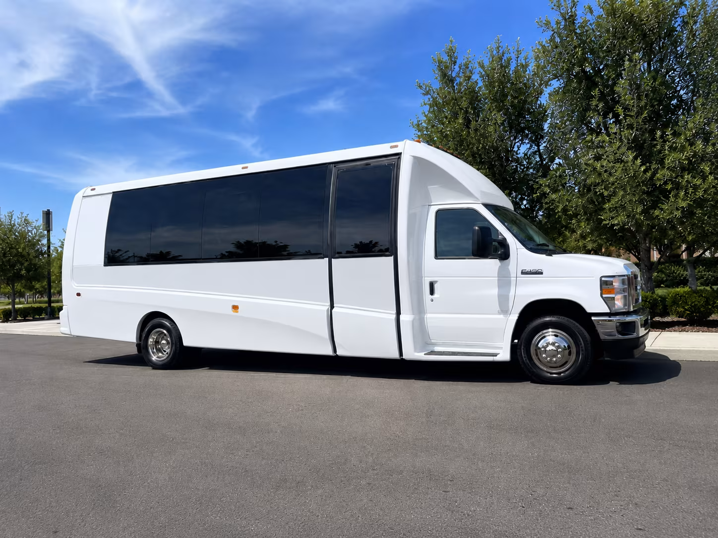 guest shuttles to cooper x27 s hawk winery restaurants and wedding venues around surprise